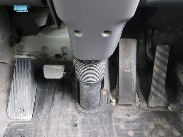 中古トラック UDトラックスコンクリートミキサー車 ＃22