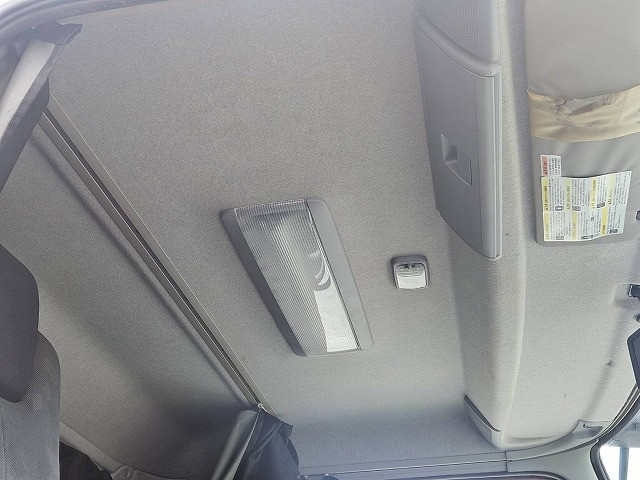 中古トラック UDトラックスアルミバン ＃24