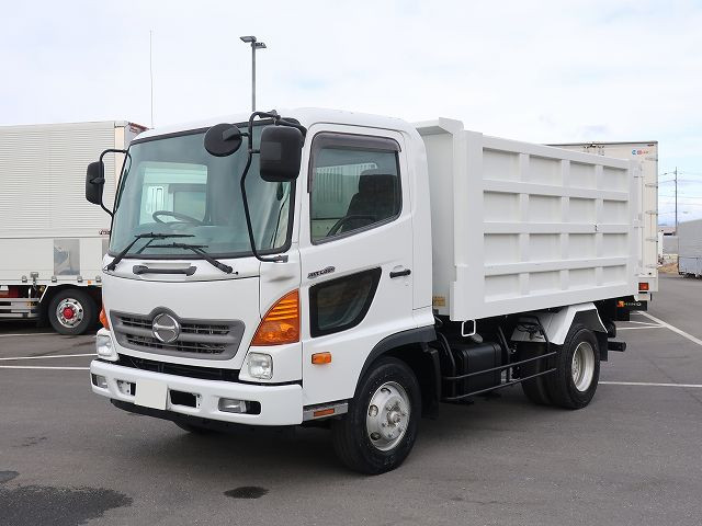 2011 Hino Ranger Medium-sized deep dump truck Far East No soil or sand 240 horsepower 