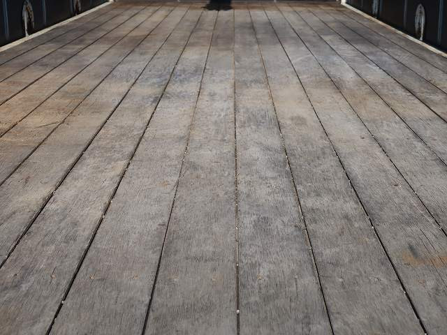 中古トラック いすゞクレーン付平ボディ ＃8