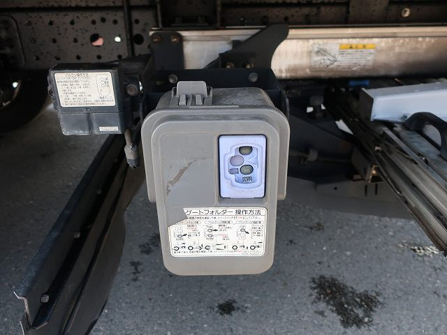 中古トラック 三菱ふそう冷凍バン ＃12