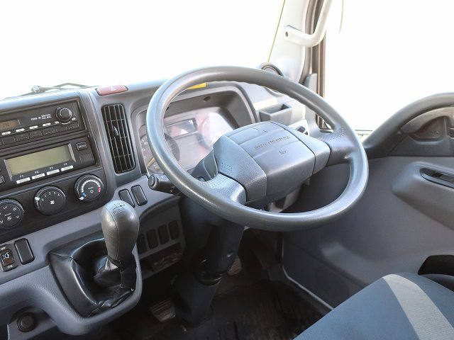 中古トラック 三菱ふそう冷凍バン ＃17