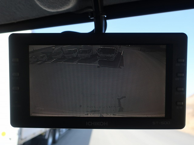 中古トラック 三菱ふそう冷凍バン ＃22