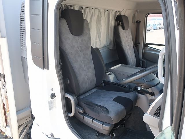 中古トラック UDトラックスアルミウィング #12