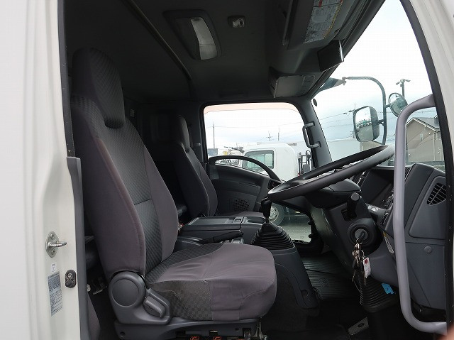 中古トラック いすゞ冷凍バン ＃12