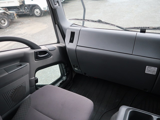 中古トラック いすゞ冷凍バン ＃13