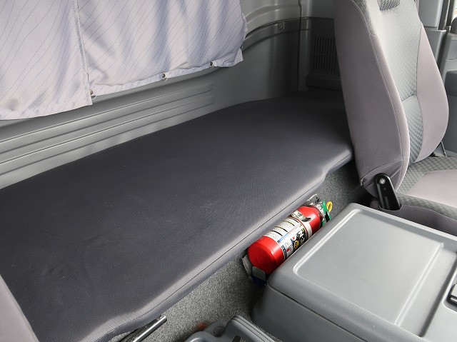 中古トラック いすゞ冷凍バン ＃23