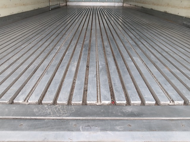 中古トラック いすゞ冷凍バン ＃7