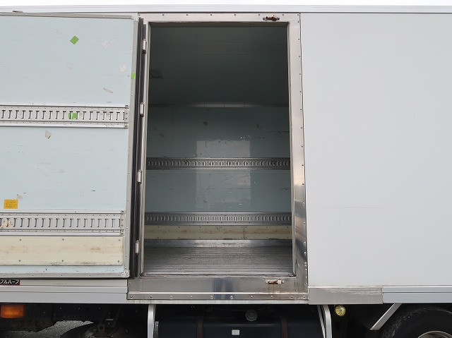 中古トラック いすゞ冷凍バン ＃8