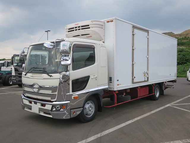 中古トラック 日野 レンジャー 中型冷凍バン
