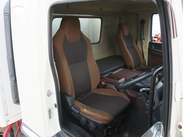 中古トラック 日野冷凍バン ＃19