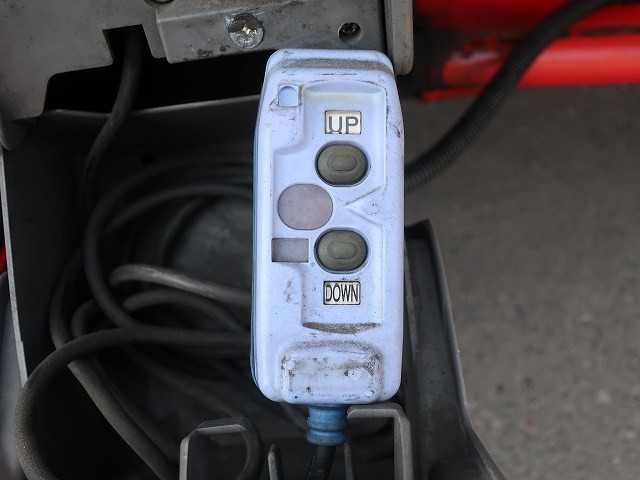 中古トラック いすゞ冷凍バン ＃13