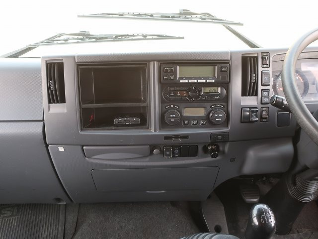 中古トラック いすゞ冷凍バン ＃17