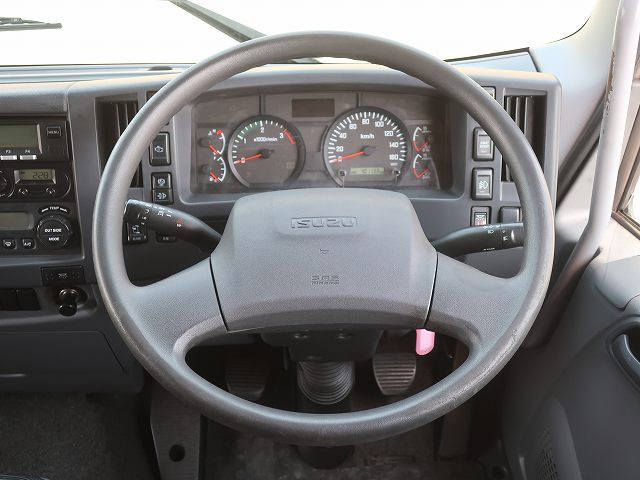 中古トラック いすゞ冷凍バン ＃18