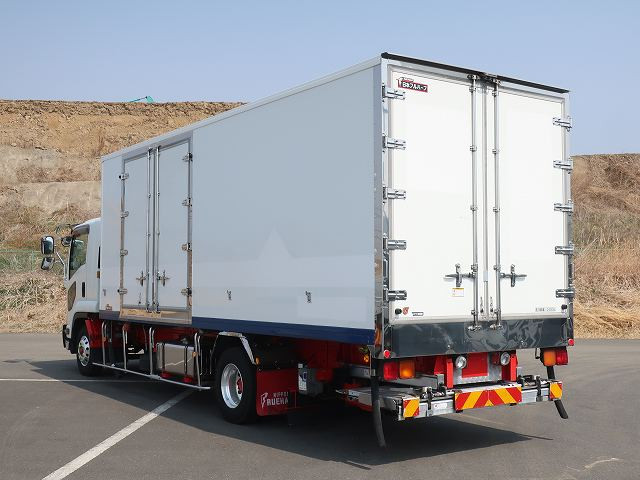 中古トラック いすゞ冷凍バン ＃4