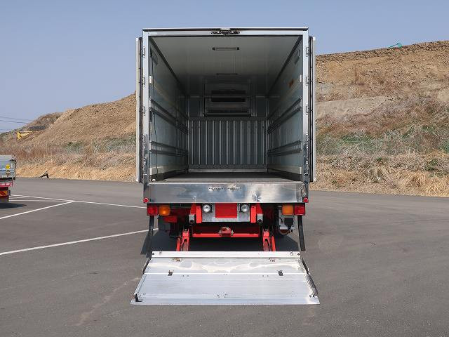 中古トラック いすゞ冷凍バン ＃5