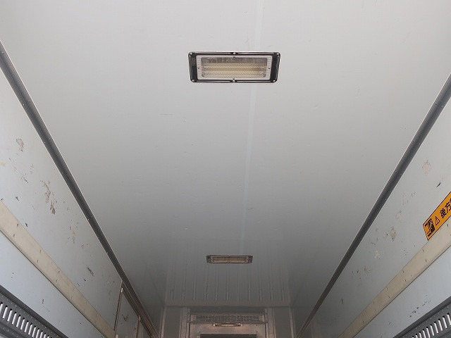 中古トラック いすゞ冷凍バン ＃7