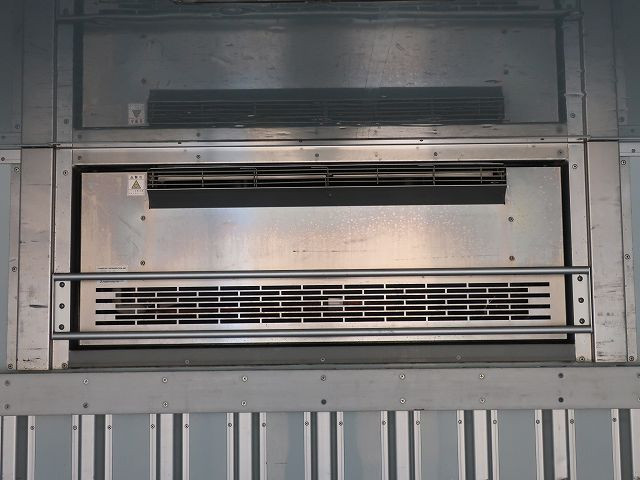 中古トラック いすゞ冷凍バン ＃9