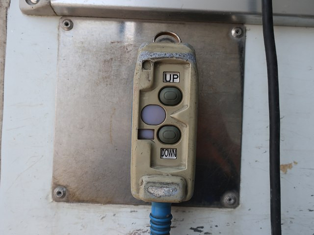 中古トラック いすゞ冷凍バン ＃10