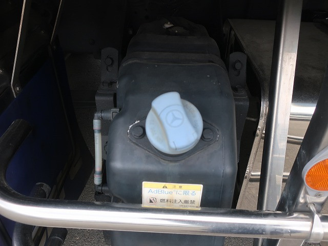 中古トラック 三菱ふそう冷凍バン ＃11