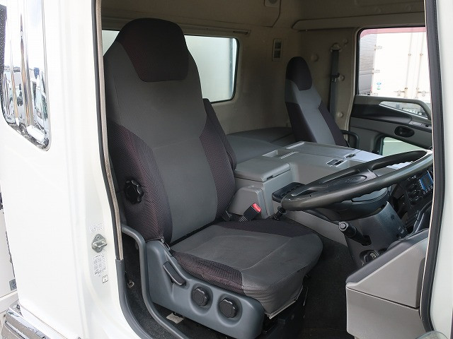 中古トラック 三菱ふそう冷凍バン ＃14