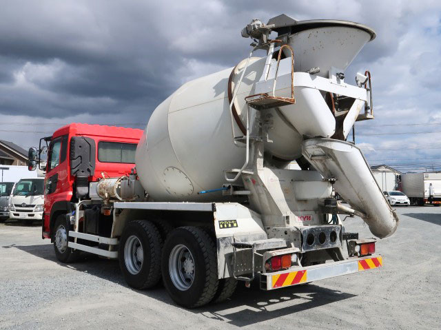 中古トラック UDトラックスコンクリートミキサー車 ＃4