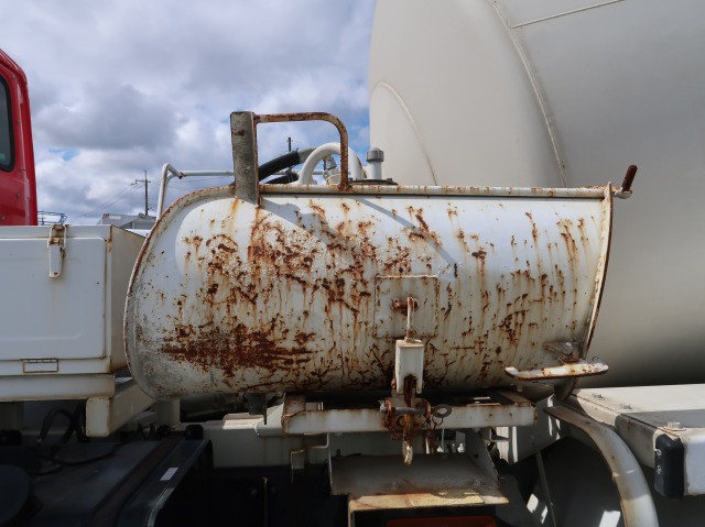 中古トラック UDトラックスコンクリートミキサー車 ＃9