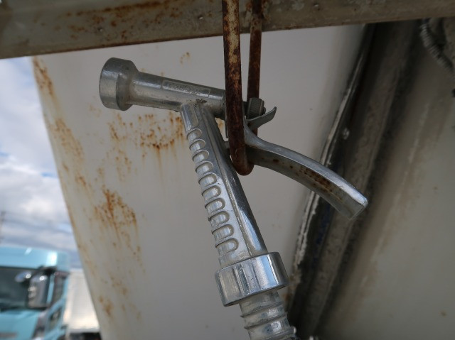 中古トラック UDトラックスコンクリートミキサー車 ＃10