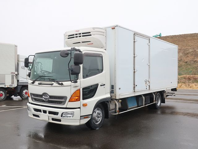 2015 Hino Ranger Medium-sized refrigerated van 6200 wide Storage PG Made by Ryohin Heavy Industries -30 degree setting Left side door 