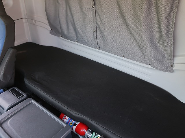 中古トラック いすゞ ギガ 大型アルミウィング