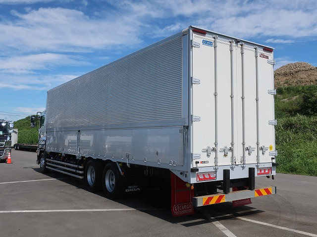 中古トラック いすゞ ギガ 大型アルミウィング