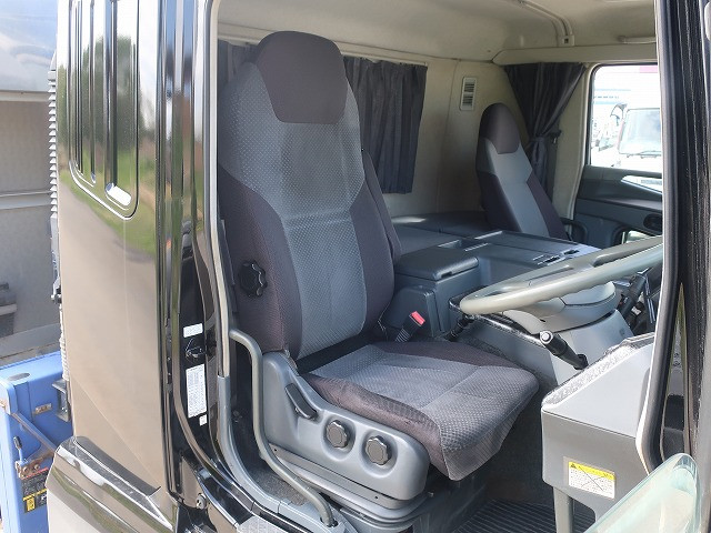 中古トラック 三菱ふそうクレーン付平ボディ ＃13