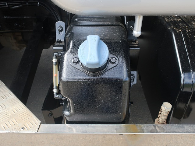 中古トラック 三菱ふそうクレーン付平ボディ ＃9