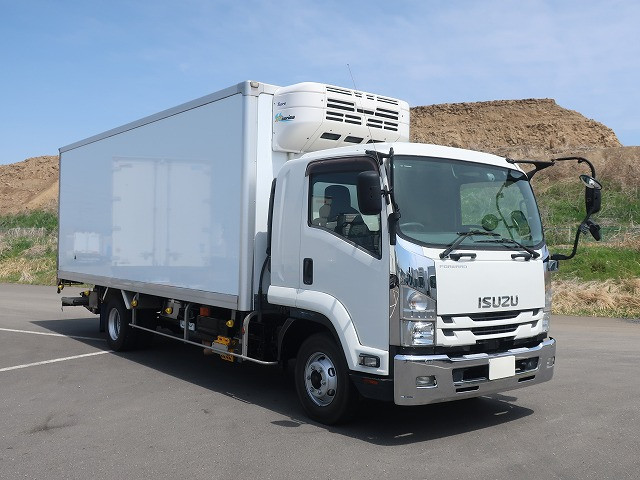 中古トラック いすゞ冷凍バン ＃2