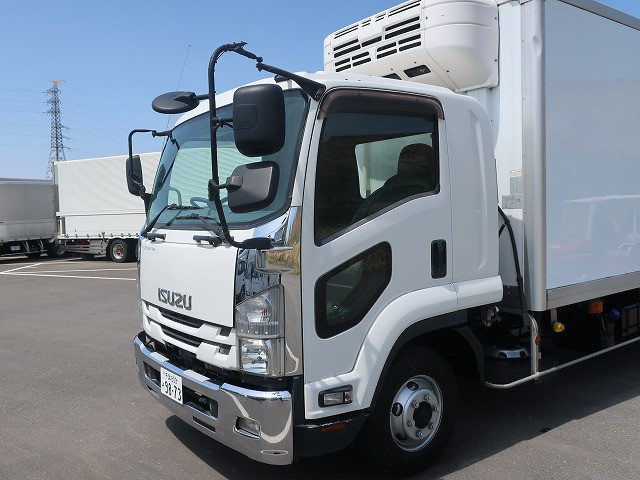 中古トラック いすゞ冷凍バン ＃11