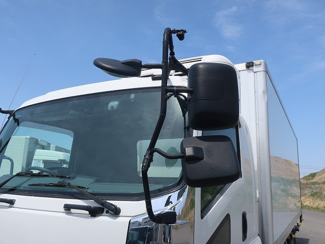 中古トラック いすゞ冷凍バン ＃12