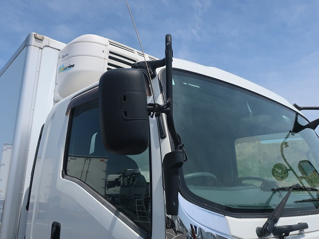 中古トラック いすゞ冷凍バン ＃13