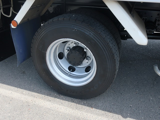 中古トラック いすゞ冷凍バン ＃15