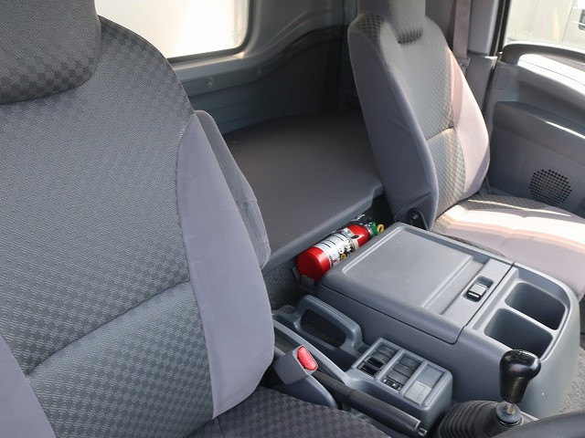 中古トラック いすゞ冷凍バン ＃21