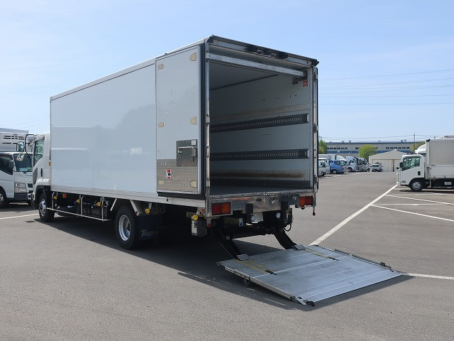 中古トラック いすゞ冷凍バン ＃7