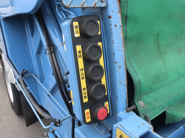 中古トラック いすゞ エルフ 小型パッカー車