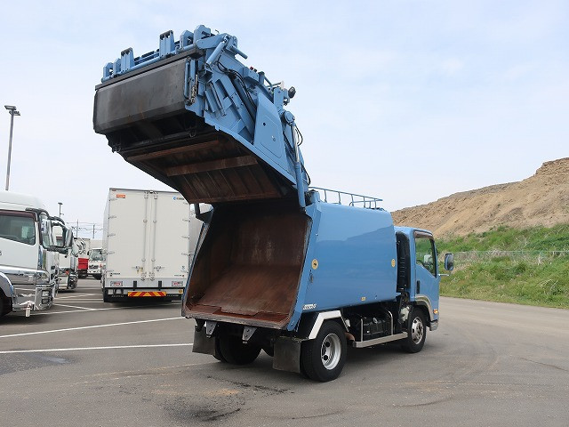 中古トラック いすゞ エルフ 小型パッカー車