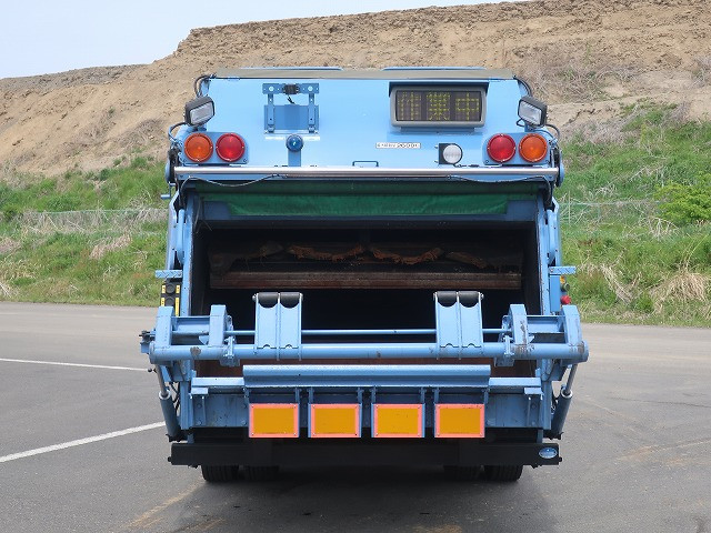 中古トラック いすゞ エルフ 小型パッカー車