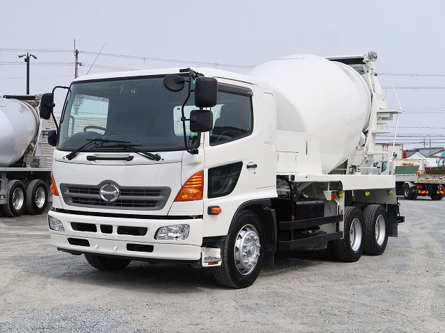  日野コンクリートミキサー車
