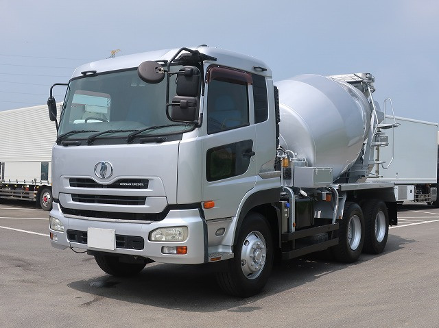 中古トラック UDトラックス クオン 大型コンクリートミキサー車