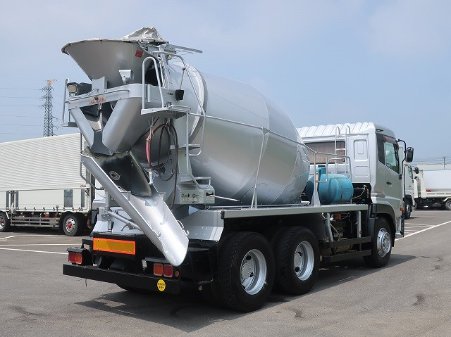 中古トラック UDトラックスコンクリートミキサー車 ＃3