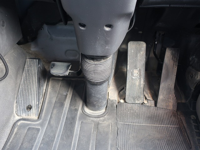 中古トラック UDトラックスコンクリートミキサー車 ＃21