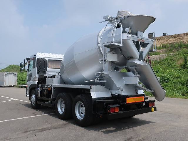 中古トラック UDトラックスコンクリートミキサー車 ＃4