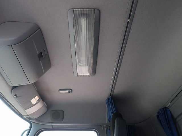 中古トラック UDトラックス平ボディアルミブロック ＃24