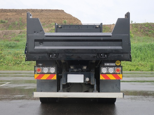 中古トラック いすゞロングダンプ ＃7